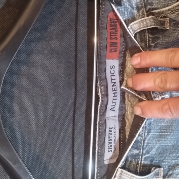 Signature Levi Strauss & CO. (Slim Straight) 36 × 30 - Picture 2 of 2